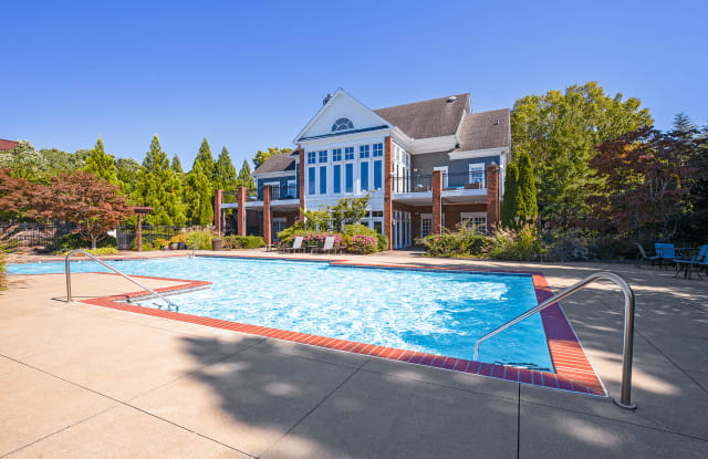 Lakeside at Town Center Apartments Gallery 2