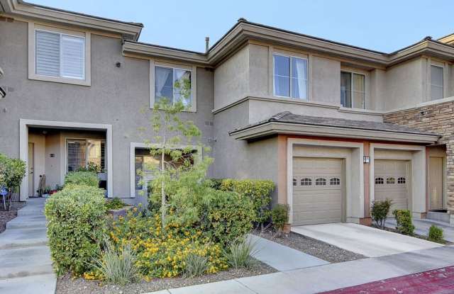 UPGRADED & BEAUTIFUL GATED 3 BEDROOM CONDO! Gallery 3