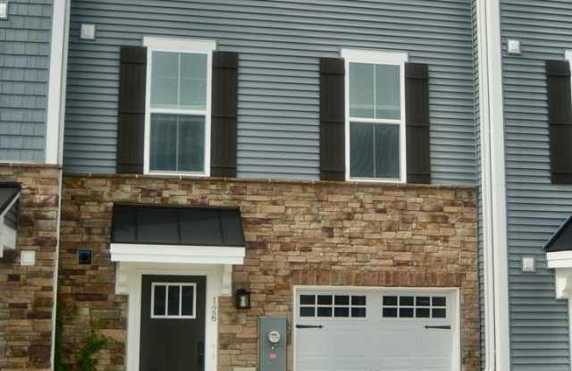A Beautiful New 3 Bedroom Townhouse Gallery 1