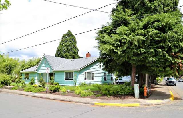 Seriously Spacious 5 bed 2 bath 36x20 Shop Garden Shed photos photos