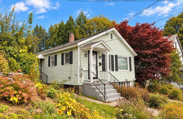 2-Bed, 1-Bath Single Family Home Available for Rent in a Convenient Brattleboro Location, $2100/month - AVAILABLE11/1/26 Gallery 1