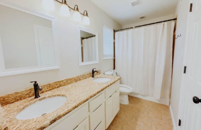 6104 nw lincoln ave - 6104 Northwest Lincoln Avenue, Lawton, OK 73505
