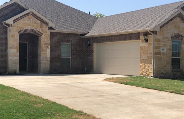 500 Woodhaven Drive - 500 Woodhaven Dr, Waxahachie, TX 75165