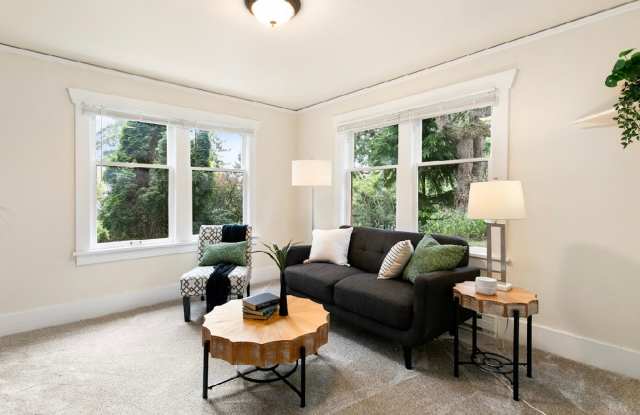 12013 TG SMILOWICZ photos photos