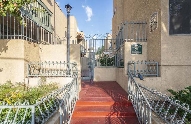 10260 Plainview Avenue Gallery 2