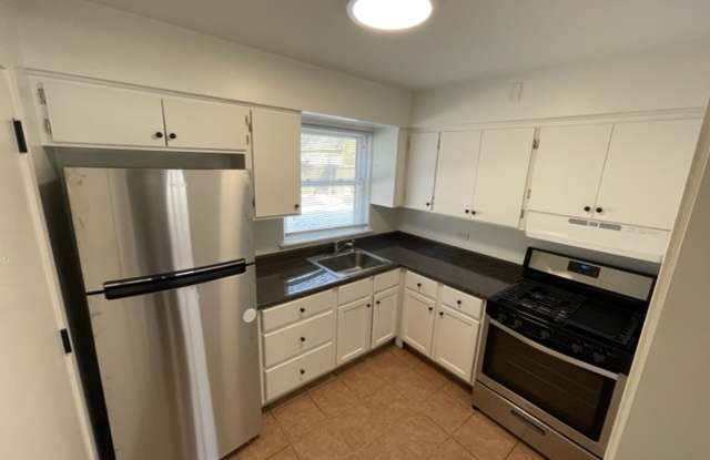 2750 Lauretta Pl - 2750 Lauretta Place, Highland Park, IL 60035