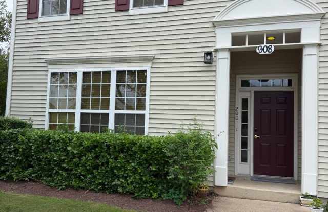 END UNIT TWO LEVEL CONDO WITH 1 CAR GARAGE, CLOSE TO KENTLANDS, DOWNTOWN CROWN AND METRO photos photos