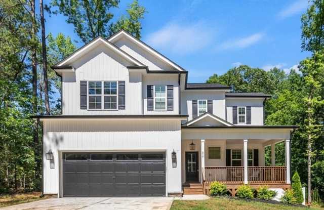 Charming Modern Farmhouse with 3 Bedrooms in Louisburg. photos photos