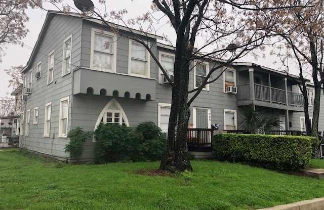 726 E GRAYSON ST photos photos