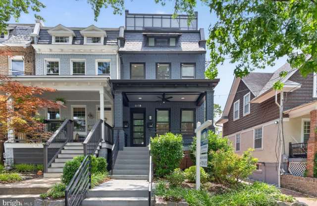 724 VARNUM Street NW photos photos