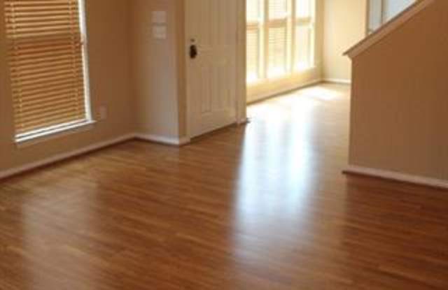 321 Regency Drive Gallery 3