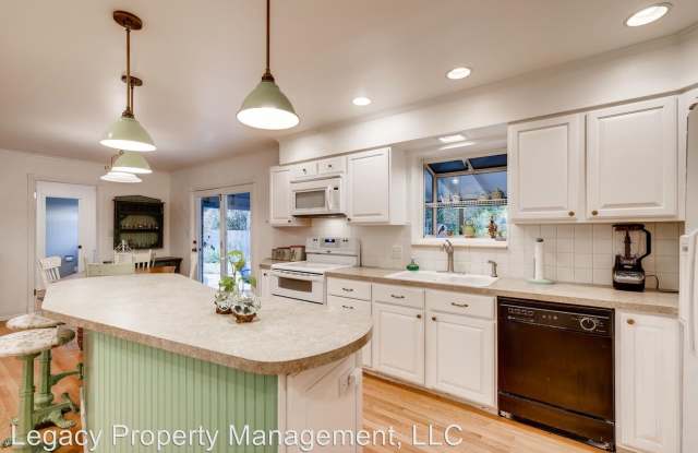 6419 South Marion Place Gallery 3