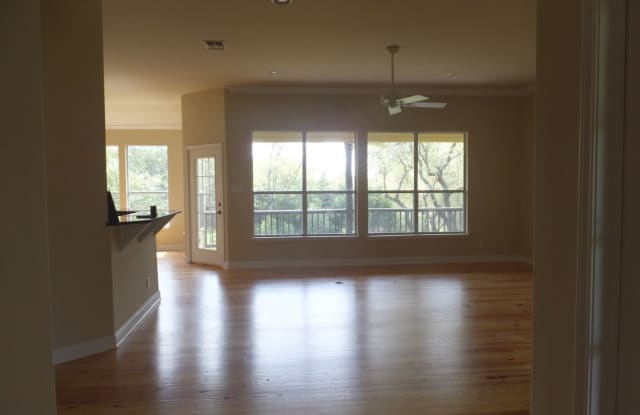 414 Eagle Gallery 2