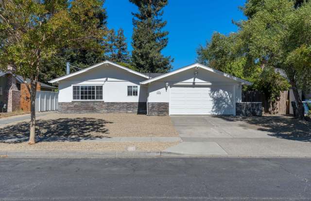 4 bed/ 3 bath Single-Family Home in North Napa photos photos