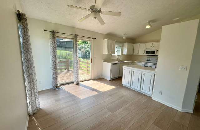 3BR Split-Entry w/ Finished Basement, 2-Car Garage & Fenced Yard Gallery 3