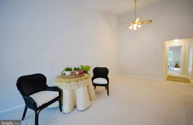 987 LANNA WAY Gallery 2