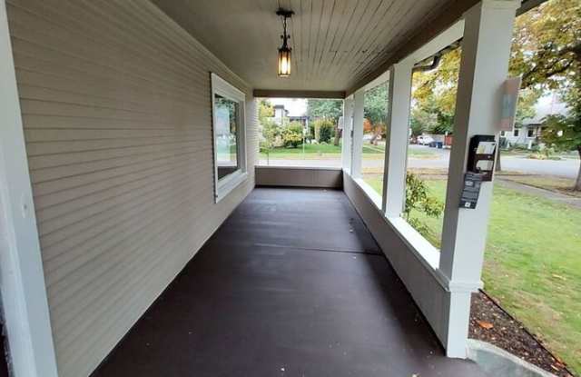 603 2nd Street Northwest Gallery 3