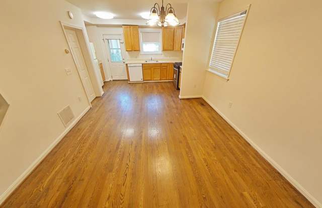 11902 CENTERHILL Street Gallery 2