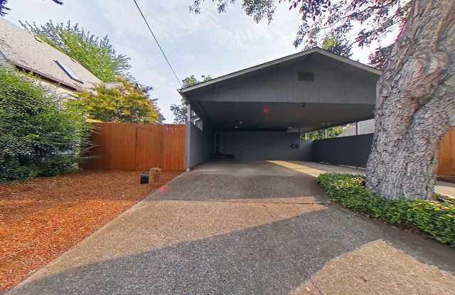 2 Bedroom Duplex ~ Close to Campus photos photos