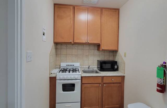 Aspen Studio Apartments Gallery 3