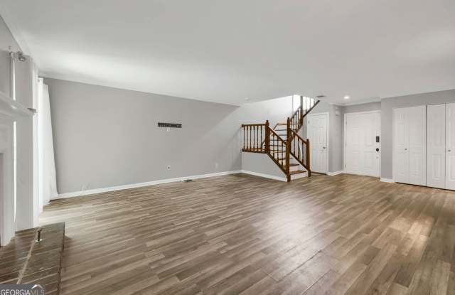 501 Bridge Lane SE Gallery 4