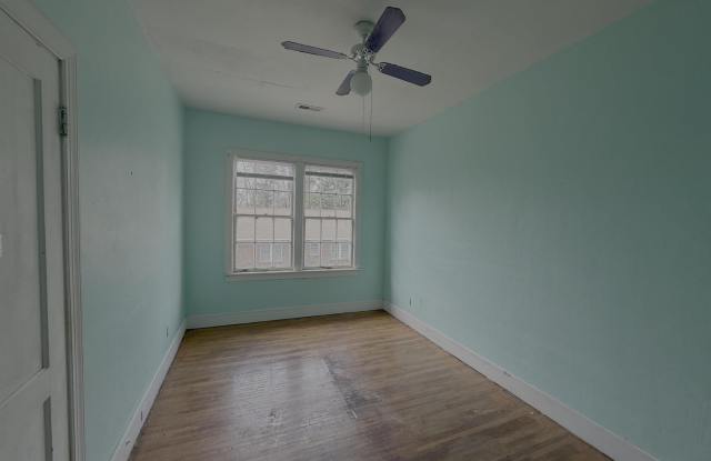 213 NE Wilson Street Gallery 2