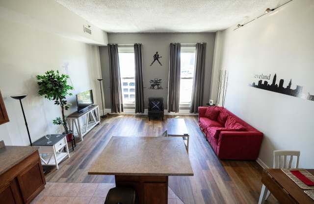 408 West Saint Clair Street - 408 West Saint Clair Avenue, Cleveland, OH 44113