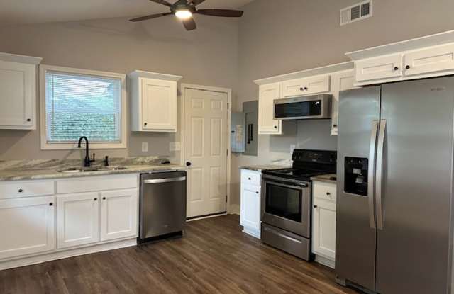 3 bed 1 bath Gainesville Gallery 3
