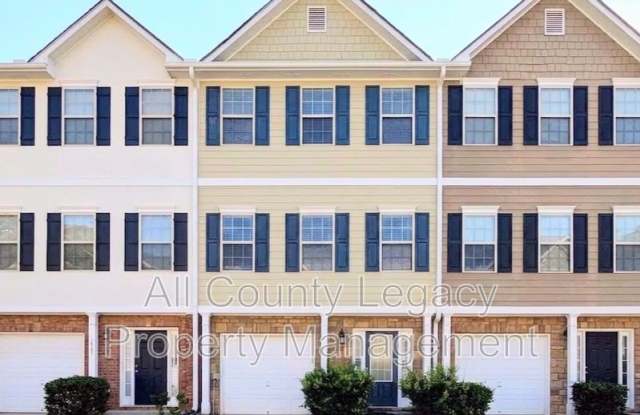 6381 Redan Square Gallery 1