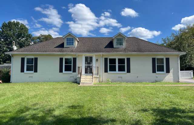 Ross Dr - 420 Ross Drive, Smyrna, TN 37167