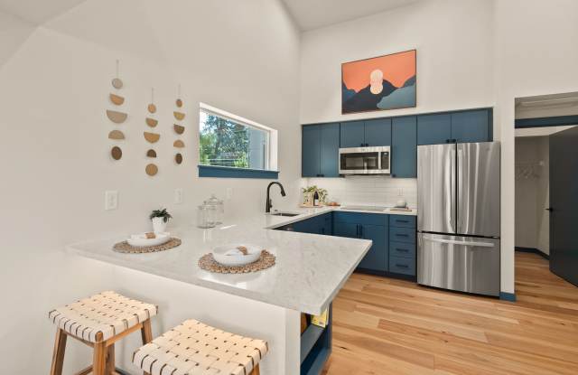 960 Northeast Norton Avenue - 2 Gallery 4
