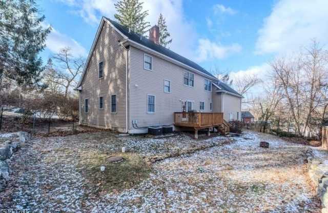 22 Oak Tree Ln Gallery 2