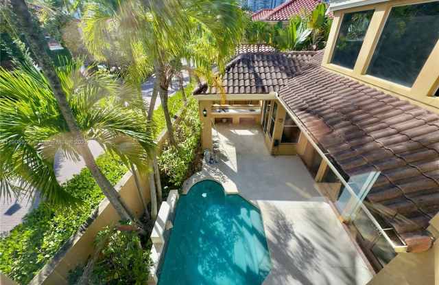 3728 NE 208th Ter - 3728 Northeast 208th Terrace, Aventura, FL 33180