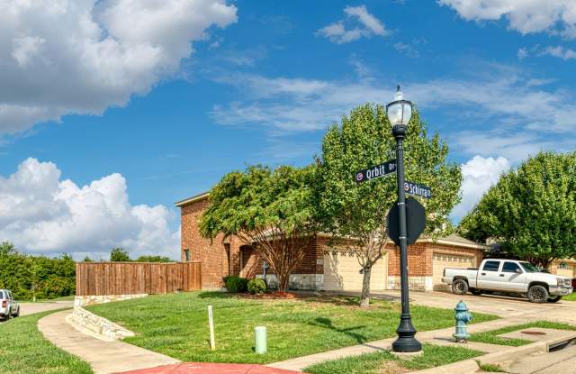 AVAILABLE NOW! Beautiful Townhome in Grand Heritage West, Lavon! - 363 Schirra Court, Lavon, TX 75166