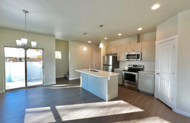 3 Bed 2 Bath Townhouse Near Foothills photos photos 3 Bed 2 Bath Townhouse Near Foothills photos photos