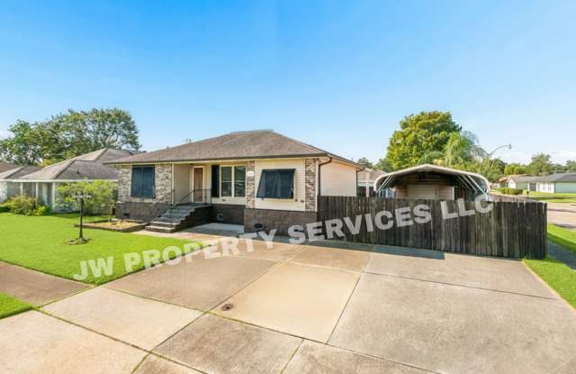 Spacious 3-Bedroom, 2-Bath Pet-Friendly Home in Marrero — $1,850/Month with Lawn Care Included! Gallery 3