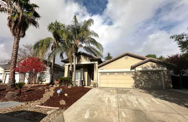 Gorgeous 4 Bed, 2 Bath in Shadow Lakes with SOLAR! - 123 Putter Drive, Brentwood, CA 94513