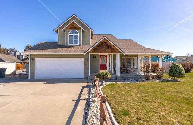Beautiful 3 Bedroom 2.5 bath home with 2 car garage. photos photos