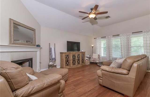 169 Hickory LN Gallery 3