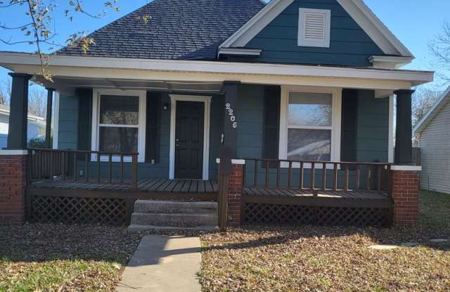 Full remodel on this beauty! - 2205 South Adele Avenue, Joplin, MO 64804