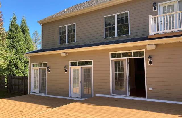 1129 HIGHGROVE DRIVE Gallery 2