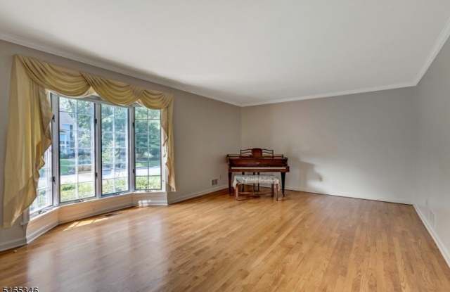 34 Woodmere Dr Gallery 3