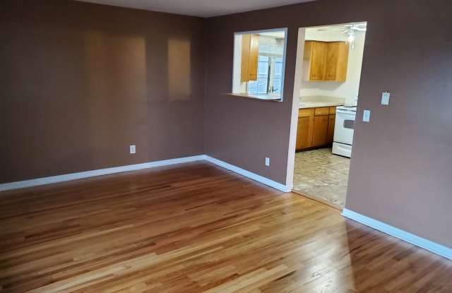 Charming 2 Bedroom, 1 bath- Lyncourt Gallery 4