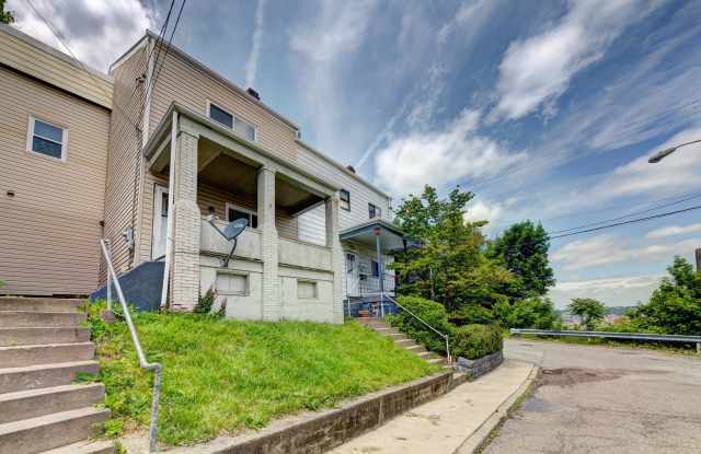 Available NOW - Renovated 2+ Bedroom Home w/ Updates Throughout! photos photos