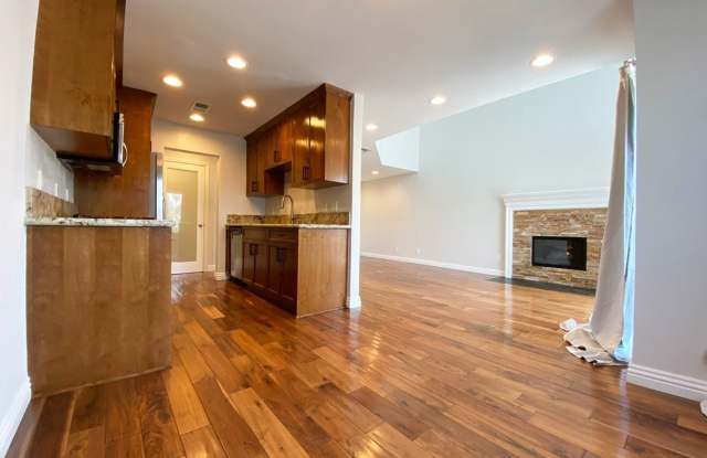 4536 Colbath Ave. #206 Gallery 2
