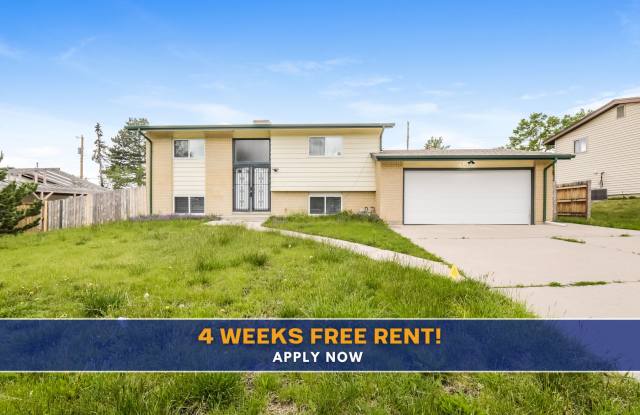 4 WEEKS FREE RENT & FREE 55” TV IF MOVED IN BY 8/15! Spacious 3bd/2ba +Bonus Room/Office. House with A/C in Prime Lakewood Location Gallery 1