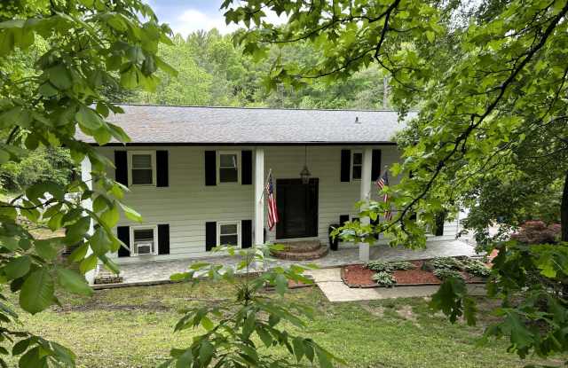 Charming Split-Level Home with Spacious Yard  Modern Updates – Ideal Location! photos photos