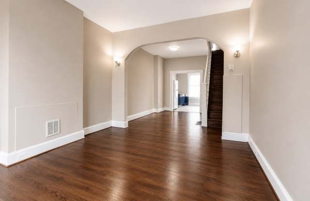 Charming Baltimore Rowhome | 2 Bedrooms + Den | 1 Bathroom | Hardwood Floors & Bonus Basement Gallery 3