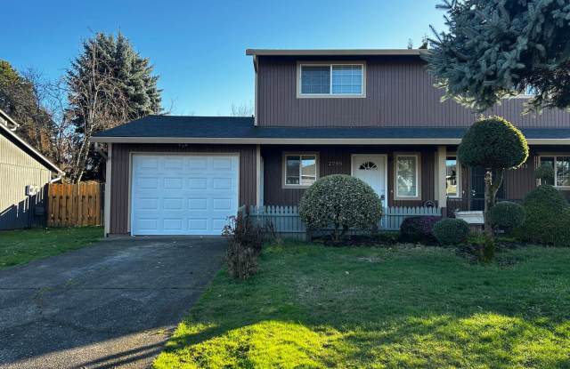 3 Bedroom Cornelius Duplex, with Lots of Updates! - 2795 North Clark Court, Cornelius, OR 97113