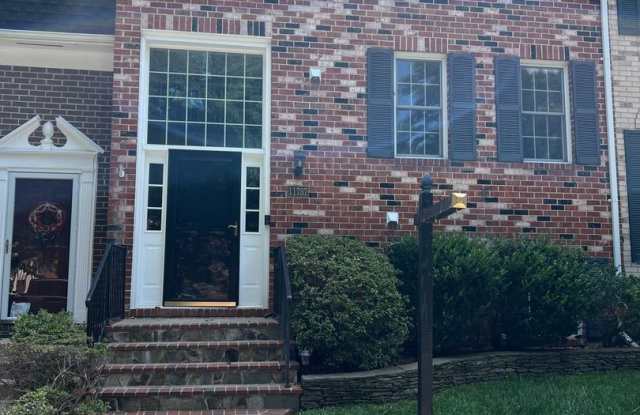 Beautifully updated 4 BR 3.5 bathroom in wonderful community photos photos